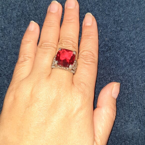Gorgeous Giant Princess Red Crystal Ruby Colour Sterling Silver Cocktail Ring - Picture 13 of 14